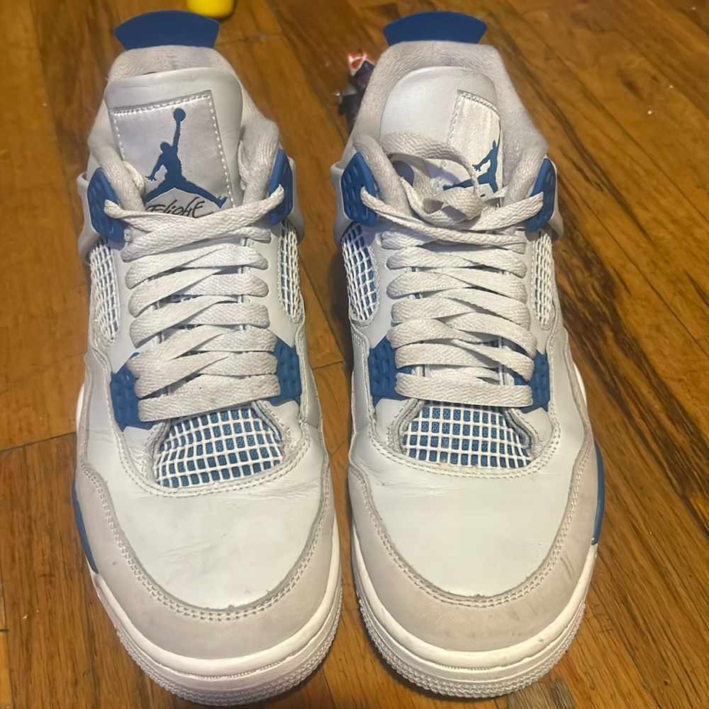 Jordan 4 retro "Military Blue" 2024
mens size 8